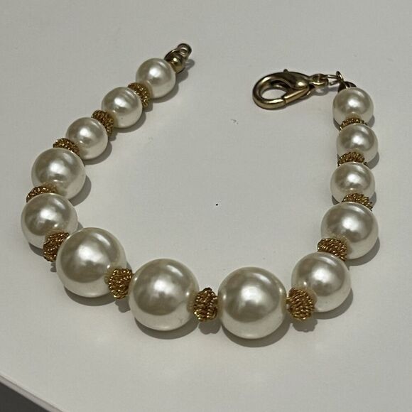 Vintage Pearl Bracelet Strand Of Pearls Beaded Gold Old Feminine Elegant - Picture 1 of 4